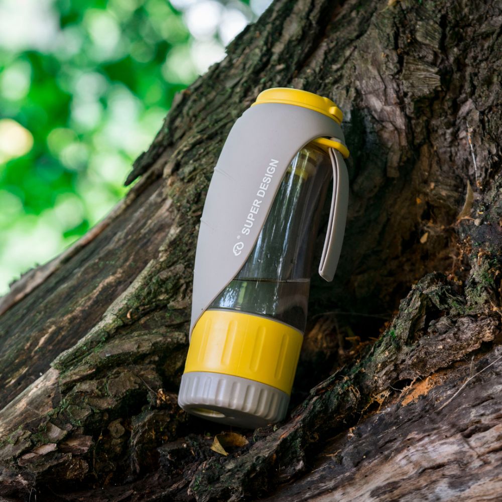 Trinkflasche für Hunde in der Farbe Gelb